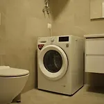 Tam Serviced Shallvaret District * تيرانا
