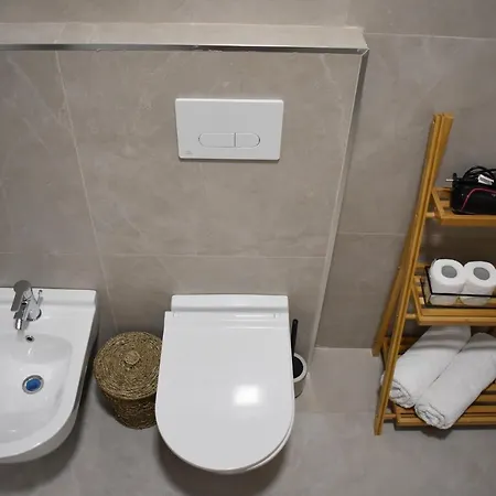 Tam Serviced Shallvaret District * Τίρανα