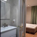 Tam Serviced Shallvaret District Apartman