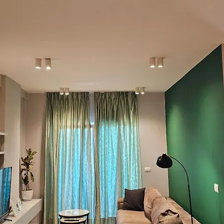 Tam Serviced Shallvaret District Lejlighed Tirana