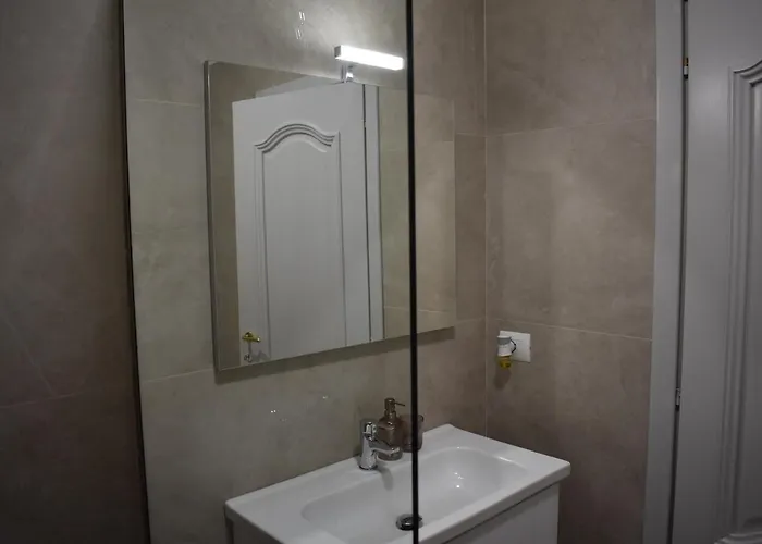 Tam Serviced Shallvaret District Appartement Tirana