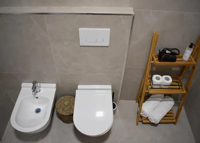 Tam Serviced Shallvaret District * Tirana